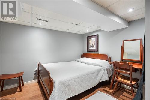 37 Mary Street, St. Catharines, ON - Indoor Photo Showing Bedroom