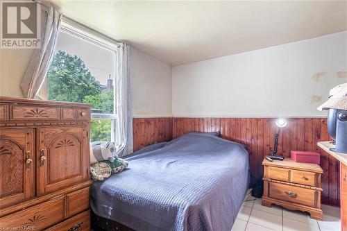 25 Chestnut Avenue, Hamilton, ON - Indoor Photo Showing Bedroom