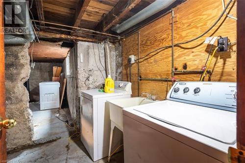 25 Chestnut Avenue, Hamilton, ON - Indoor Photo Showing Laundry Room