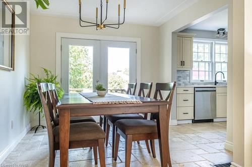 58 Hillcrest Avenue, Hamilton, ON - Indoor Photo Showing Dining Room