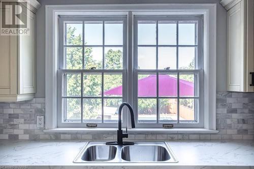 58 Hillcrest Avenue, Hamilton, ON - Indoor Photo Showing Kitchen With Double Sink