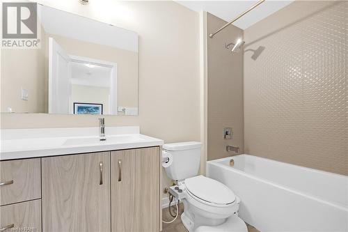 117 Hibiscus Lane, Hamilton, ON - Indoor Photo Showing Bathroom