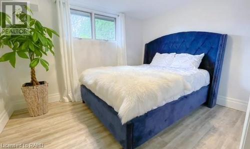 179 Orchard Drive, Ancaster, ON - Indoor Photo Showing Bedroom