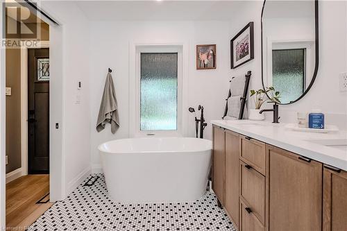 Ahhhh...your own spa... - 41 East 32Nd Street, Hamilton, ON - Indoor Photo Showing Bathroom