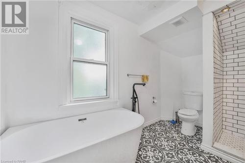 193 Celina Street, Oshawa, ON - Indoor Photo Showing Bathroom