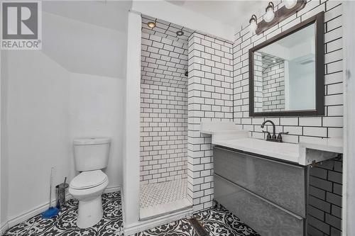 193 Celina Street, Oshawa, ON - Indoor Photo Showing Bathroom