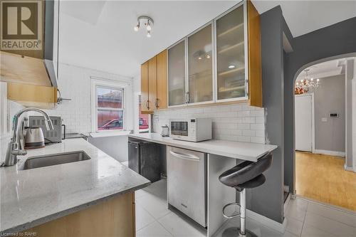 193 Celina Street, Oshawa, ON - Indoor Photo Showing Kitchen