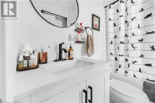 262 Robert Street, Hamilton, ON - Indoor Photo Showing Bathroom