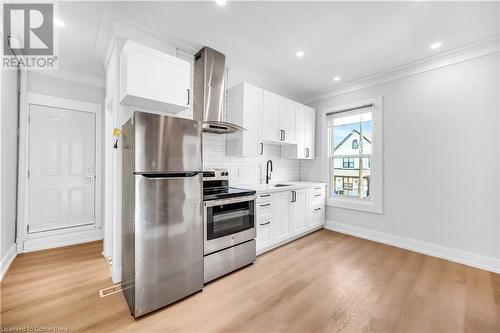 262 Robert Street, Hamilton, ON - Indoor Photo Showing Kitchen