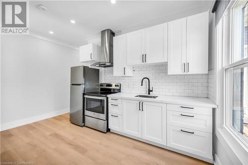 262 Robert Street, Hamilton, ON - Indoor Photo Showing Kitchen