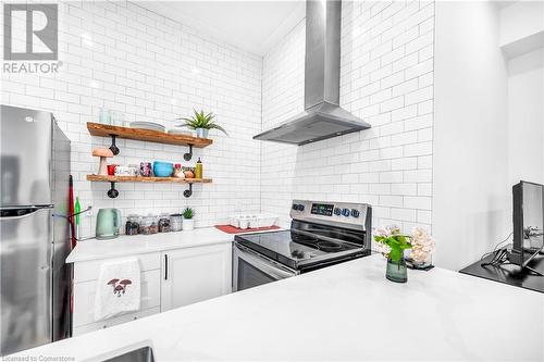 262 Robert Street, Hamilton, ON - Indoor Photo Showing Kitchen