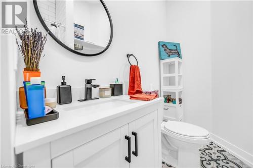 262 Robert Street, Hamilton, ON - Indoor Photo Showing Bathroom