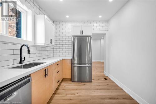 262 Robert Street, Hamilton, ON - Indoor Photo Showing Kitchen With Double Sink With Upgraded Kitchen