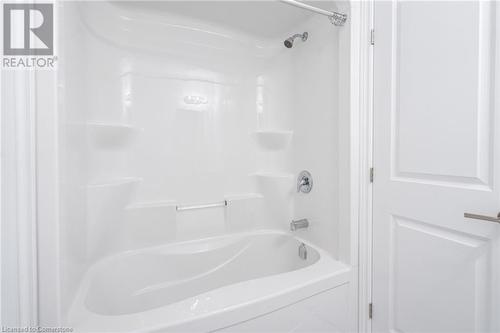 2620 Binbrook Road Unit# 207, Hamilton, ON - Indoor Photo Showing Bathroom