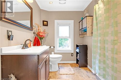 107 Maple Avenue, Welland, ON - Indoor Photo Showing Bathroom