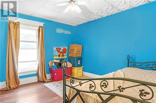 107 Maple Avenue, Welland, ON - Indoor Photo Showing Bedroom