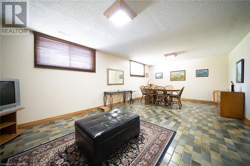 783 Lawrence Road, Hamilton, ON - Indoor Photo Showing Living Room