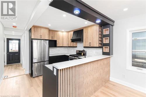 284 Grosvenor Avenue N, Hamilton, ON - Indoor Photo Showing Kitchen