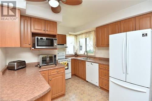 91 Dana Drive, Hamilton, ON - Indoor Photo Showing Kitchen With Double Sink