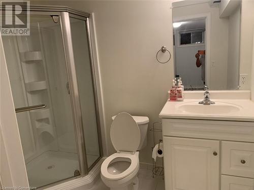 23 West Park Avenue, Hamilton, ON - Indoor Photo Showing Bathroom