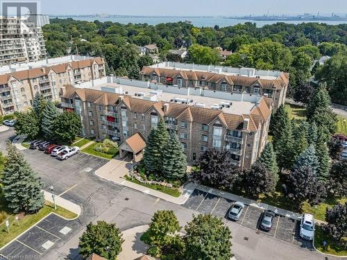 Great Aldershot location close to the lake and many amenities! - 216 Plains Road W Unit# D307, Burlington, ON - Outdoor With View