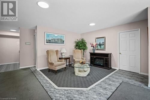 216 Plains Road W Unit# D307, Burlington, ON - Indoor