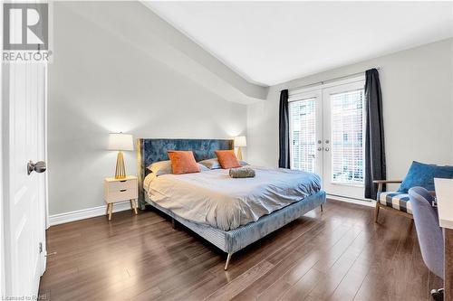 2082 Pine Street, Burlington, ON - Indoor Photo Showing Bedroom