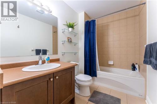 2082 Pine Street, Burlington, ON - Indoor Photo Showing Bathroom