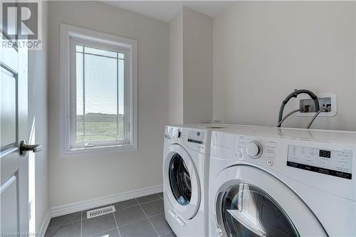 Laundry Room - 419 Vanilla Trail, Thorold, ON - Indoor Photo Showing Laundry Room