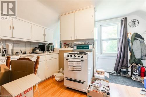 8 Maitland Street, Thorold, ON - Indoor Photo Showing Kitchen