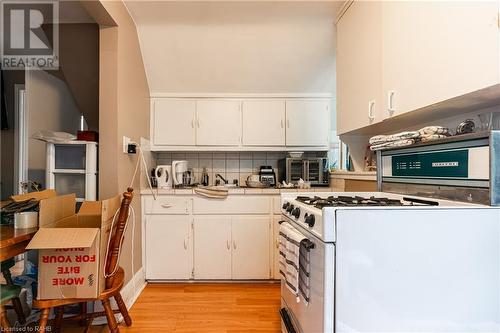 8 Maitland Street, Thorold, ON - Indoor Photo Showing Kitchen