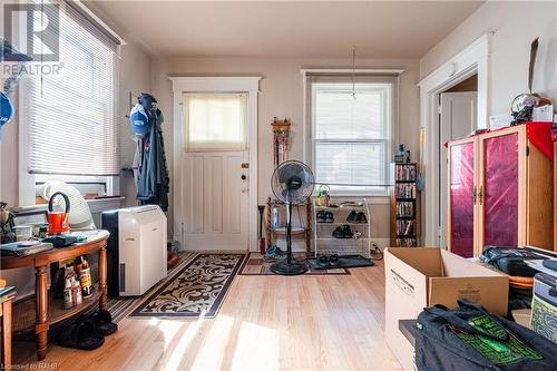 8 Maitland Street, Thorold, ON - Indoor Photo Showing Laundry Room