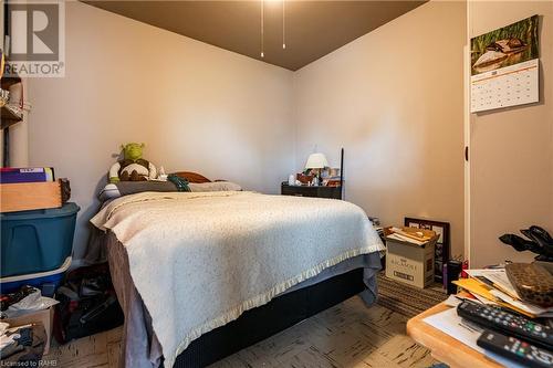 8 Maitland Street, Thorold, ON - Indoor Photo Showing Bedroom