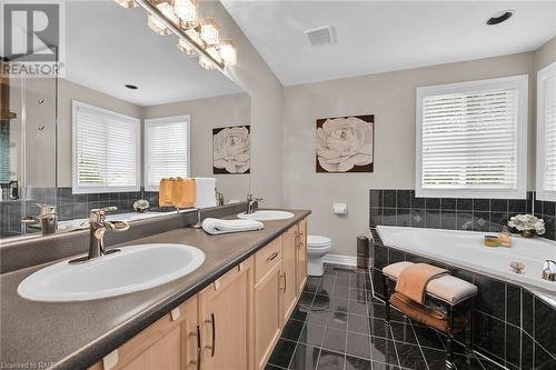 46 Redtail Crescent, Hamilton, ON - Indoor Photo Showing Bathroom