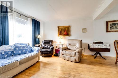 179 Habitant Drive, Toronto, ON - Indoor Photo Showing Living Room