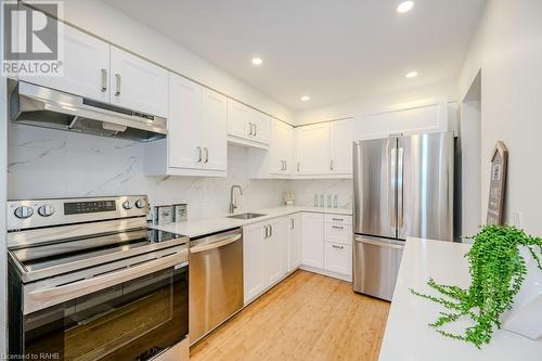 5219 Banting Court Unit# 77, Burlington, ON - Indoor Photo Showing Kitchen