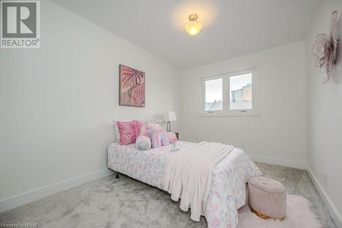 5219 Banting Court Unit# 77, Burlington, ON - Indoor Photo Showing Bedroom