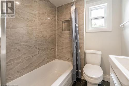 68 Harrison Avenue, Hamilton, ON - Indoor Photo Showing Bathroom