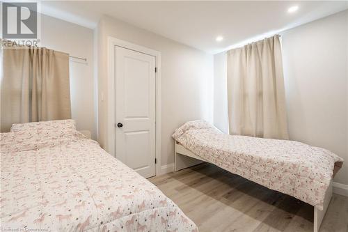 68 Harrison Avenue, Hamilton, ON - Indoor Photo Showing Bedroom