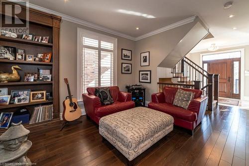 67 Alma Street, Dundas, ON - Indoor Photo Showing Living Room