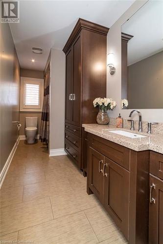 67 Alma Street, Dundas, ON - Indoor Photo Showing Bathroom