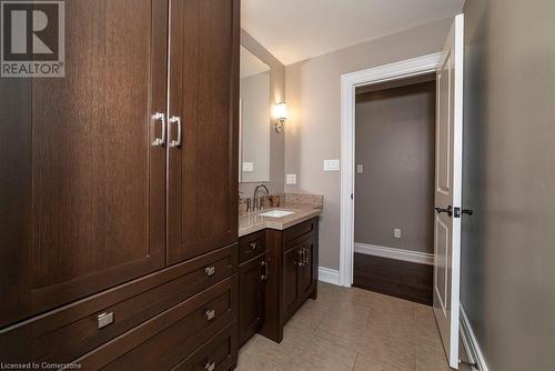 67 Alma Street, Dundas, ON - Indoor Photo Showing Bathroom