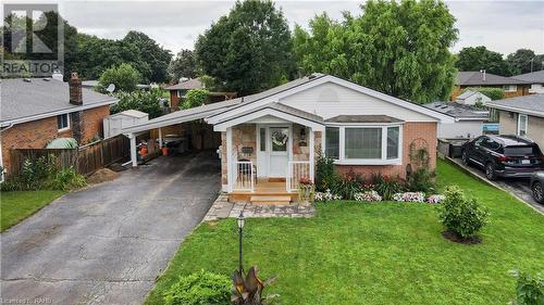 65 Blueridge Crescent, Brantford, ON - Outdoor