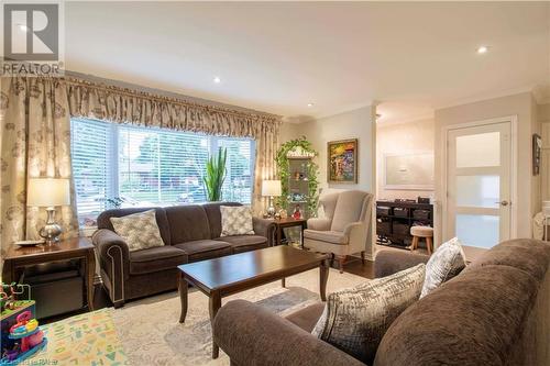 65 Blueridge Crescent, Brantford, ON - Indoor Photo Showing Living Room