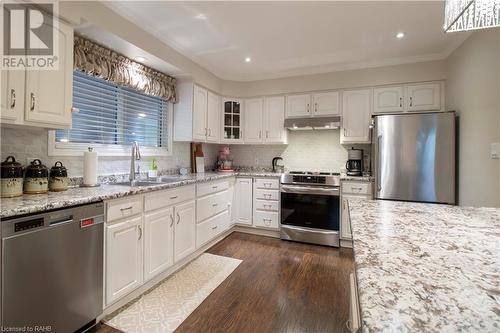 65 Blueridge Crescent, Brantford, ON - Indoor Photo Showing Kitchen