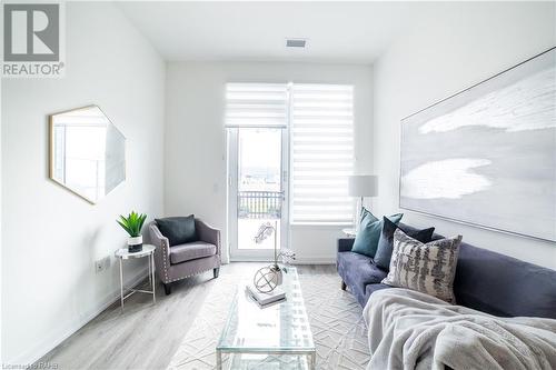 121 #8 Highway Unit# 104, Stoney Creek, ON - Indoor Photo Showing Living Room