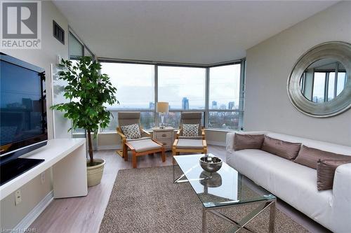 1276 Maple Crossing Boulevard Unit# 1508, Burlington, ON - Indoor Photo Showing Living Room