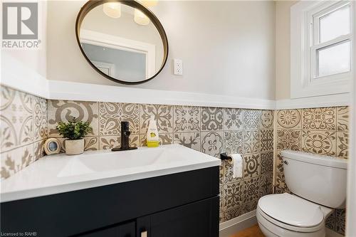 6146 Monterey Avenue, Niagara Falls, ON - Indoor Photo Showing Bathroom