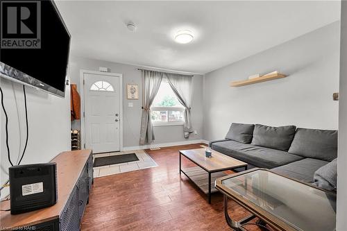 174 Grace Avenue, Hamilton, ON - Indoor Photo Showing Living Room