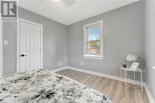 Primary Bedroom - 77 Inchlee Drive, Hamilton, ON - Indoor Photo Showing Bedroom